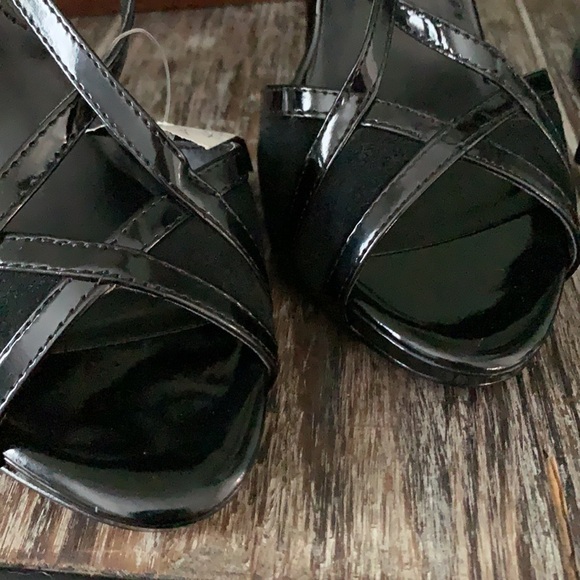 𝅺WHITE HOUSE BLACK MARKET D’Orsay Suede/Patent Heel - Picture 15 of 16